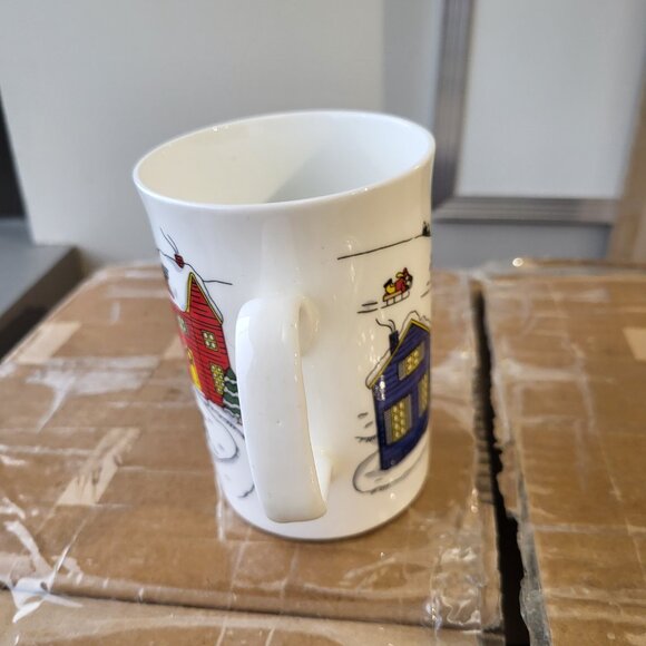 Vintage Christmas/ Winter Fine Bone China Mug Made in India GUC see pictures - Picture 3 of 7